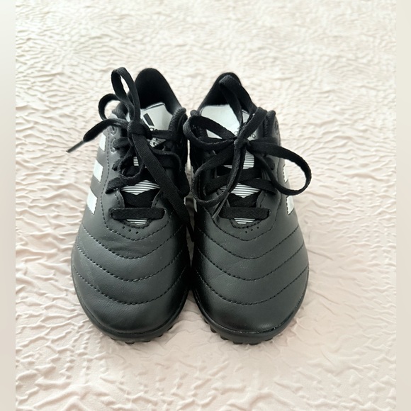 Adidas boys turf soccer cleats - Picture 2 of 6